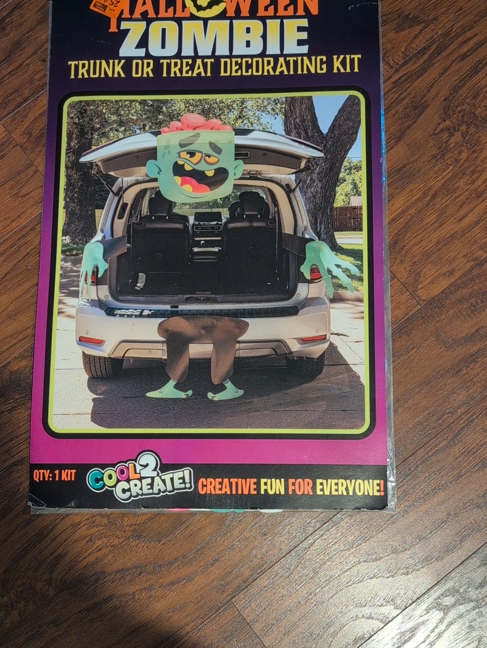Halloween Zombie Trunk or Treat Decorating Kit - Green Zombie